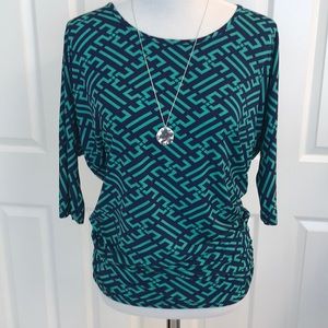 41 Hawthorn geometric dolman top, medium